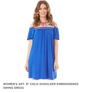 Blue embroidered swing dress w Pockets !